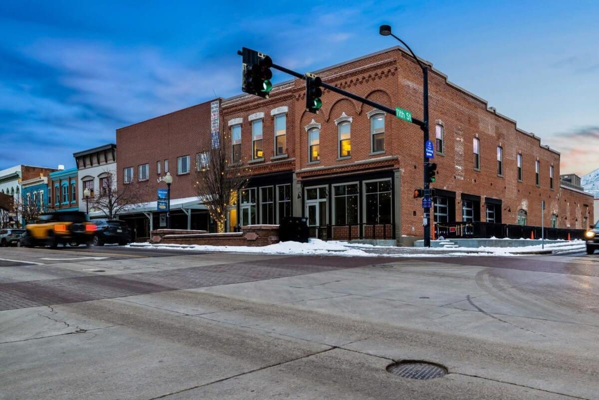 Avenue Hotel Downtown Golden Gold Miners Suite Exterior photo