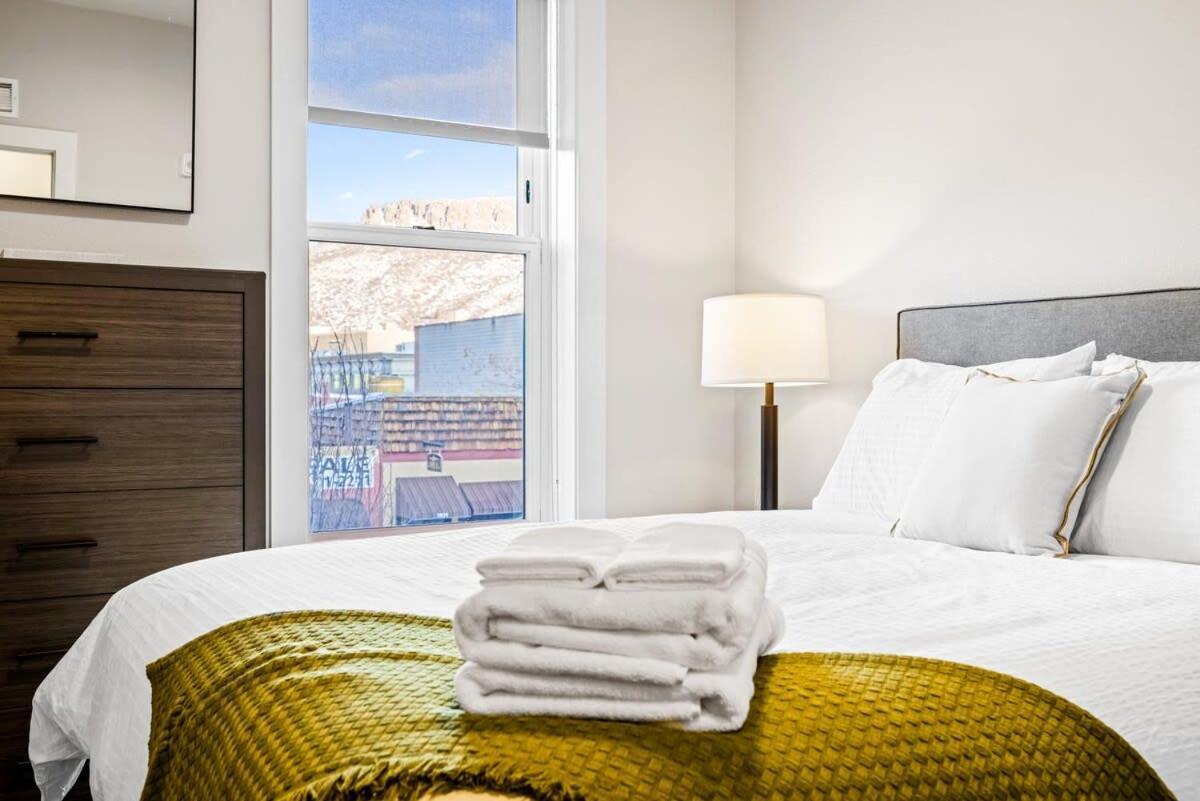 Avenue Hotel Downtown Golden Gold Miners Suite Exterior photo